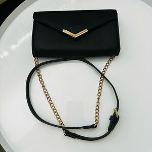 Elegant Black and Gold Women's Crossbody Bag